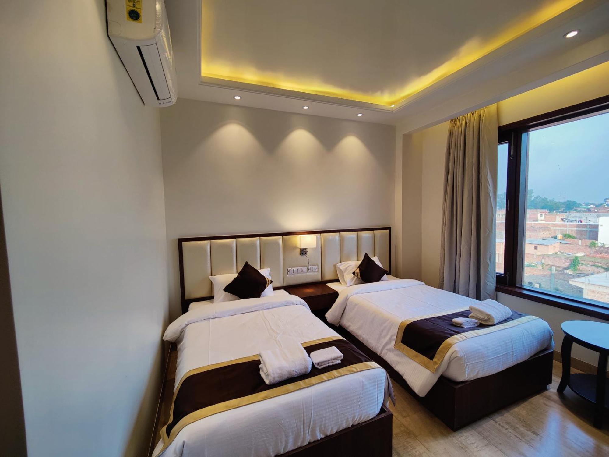 Mds Royal Resort Tulsipur Ngoại thất bức ảnh